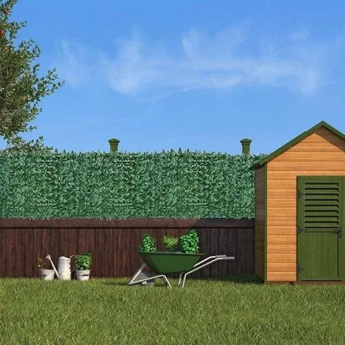 جدار طبيعي المظهر، يمنحك الخصوصية بجمال.